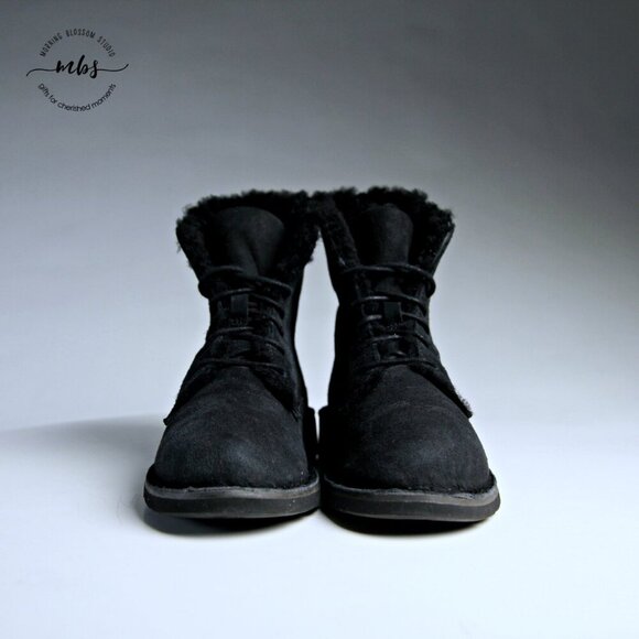UGG Quincy Shearling Suede Lace Up Fold Over Short Boot Black Women 6.5 - Picture 3 of 16